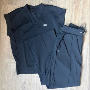 Figs FORMx Navy Scrubs Set: Salina Pants, Mira Top
